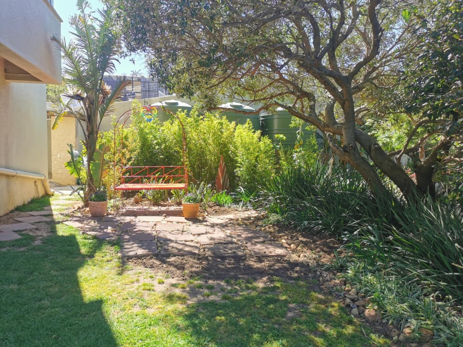 To Let 2 Bedroom Property for Rent in Gardens Western Cape